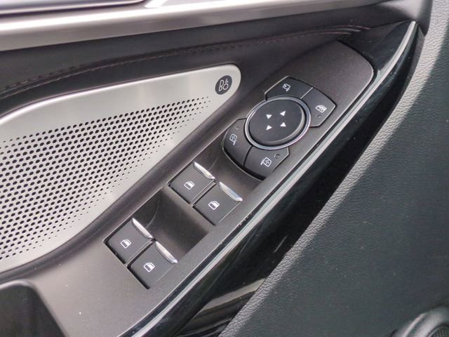 Used 2023 Ford Explorer Platinum w/ Technology Package AWD/4WD image 13