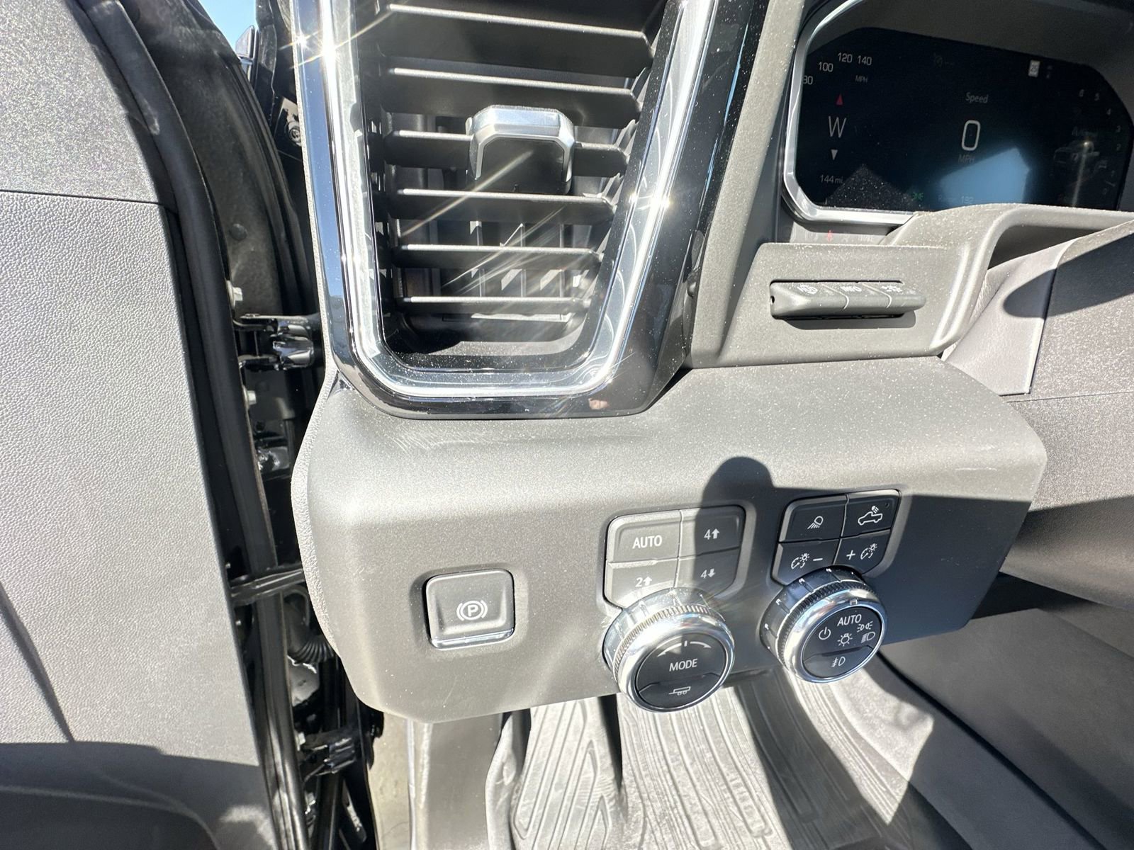New 2026 GMC Sierra 3500 Denali Ultimate image 18