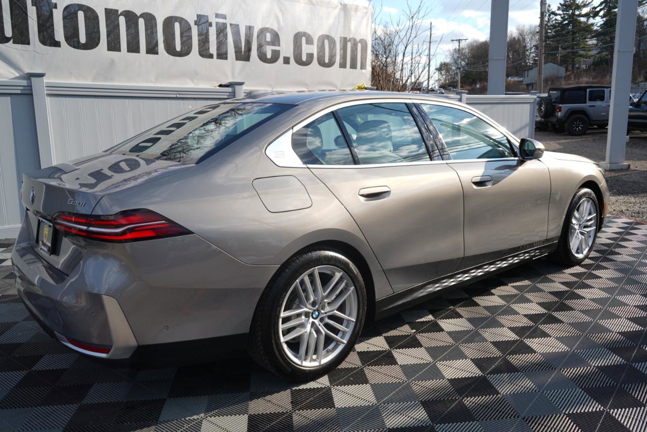 Used 2024 BMW 530i xDrive 530i xDrive Sedan w/ Convenience Package image 5