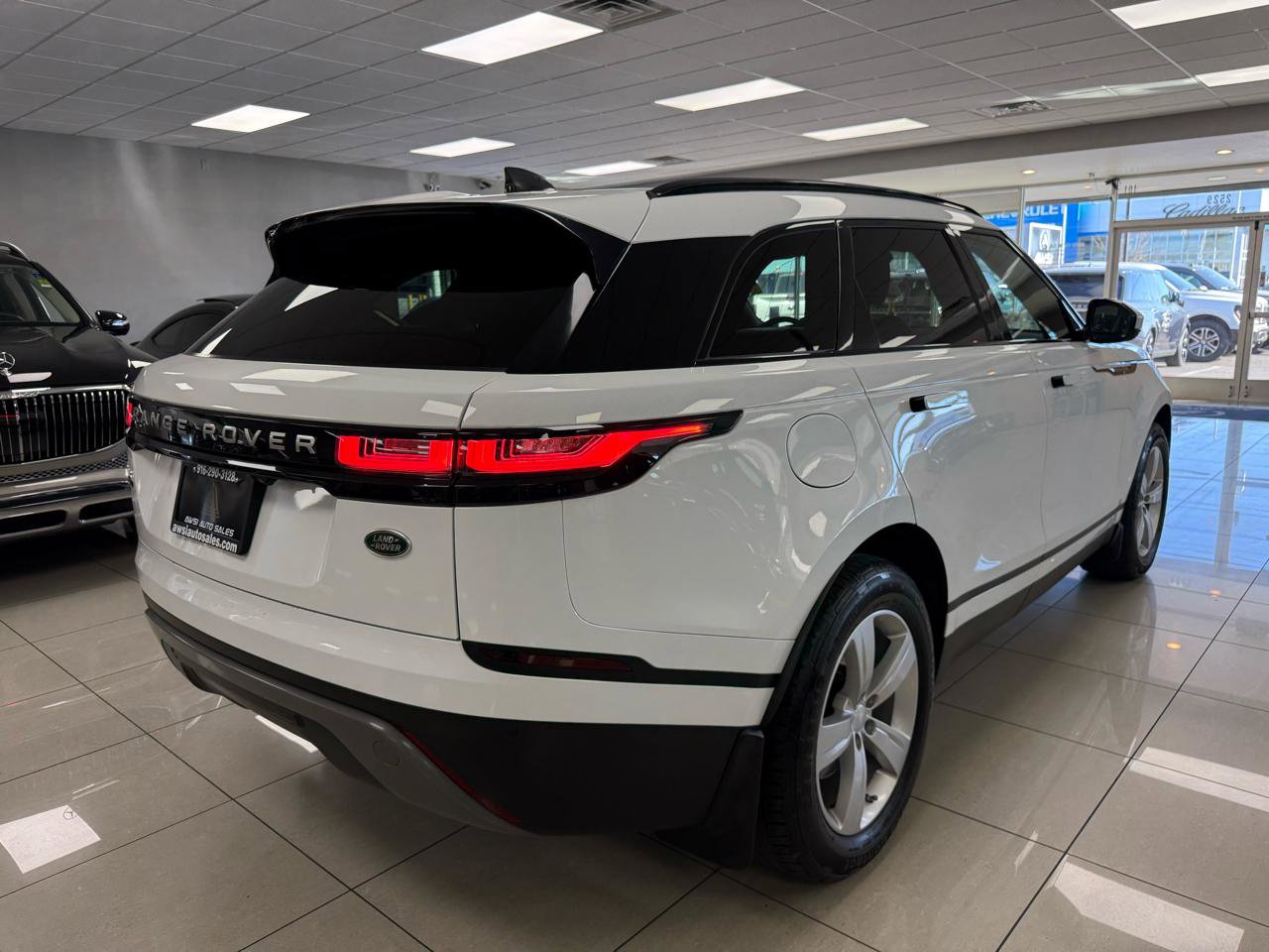 Used 2019 Land Rover Range Rover Velar S image 7
