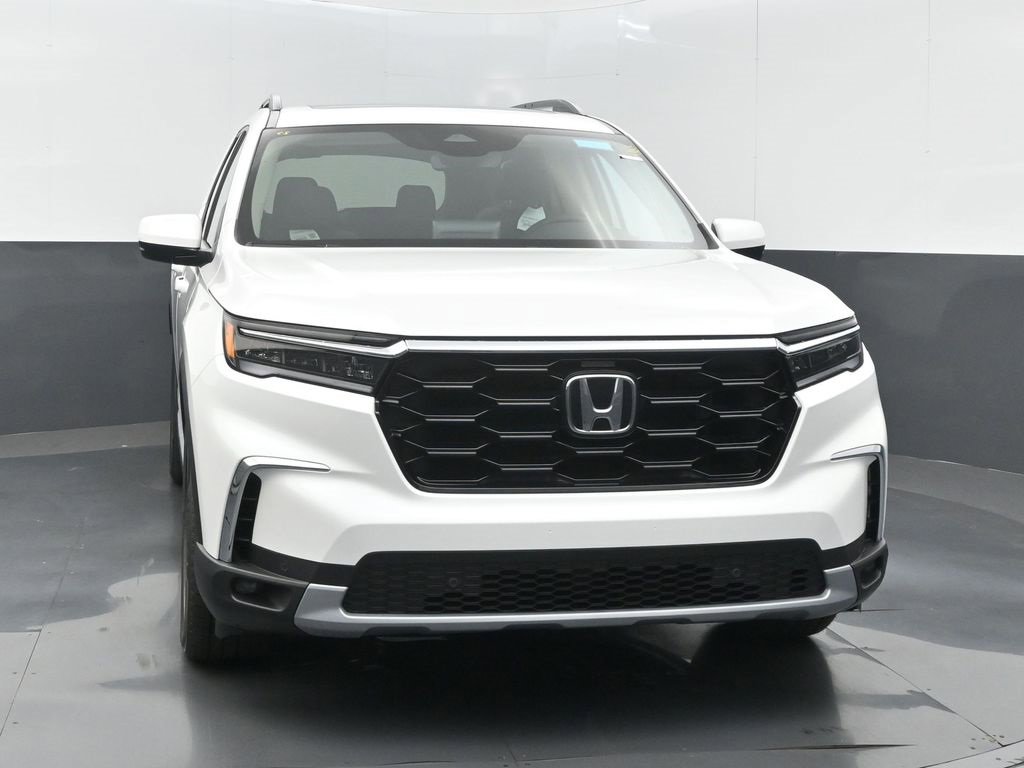 New 2025 Honda Pilot Touring image 4