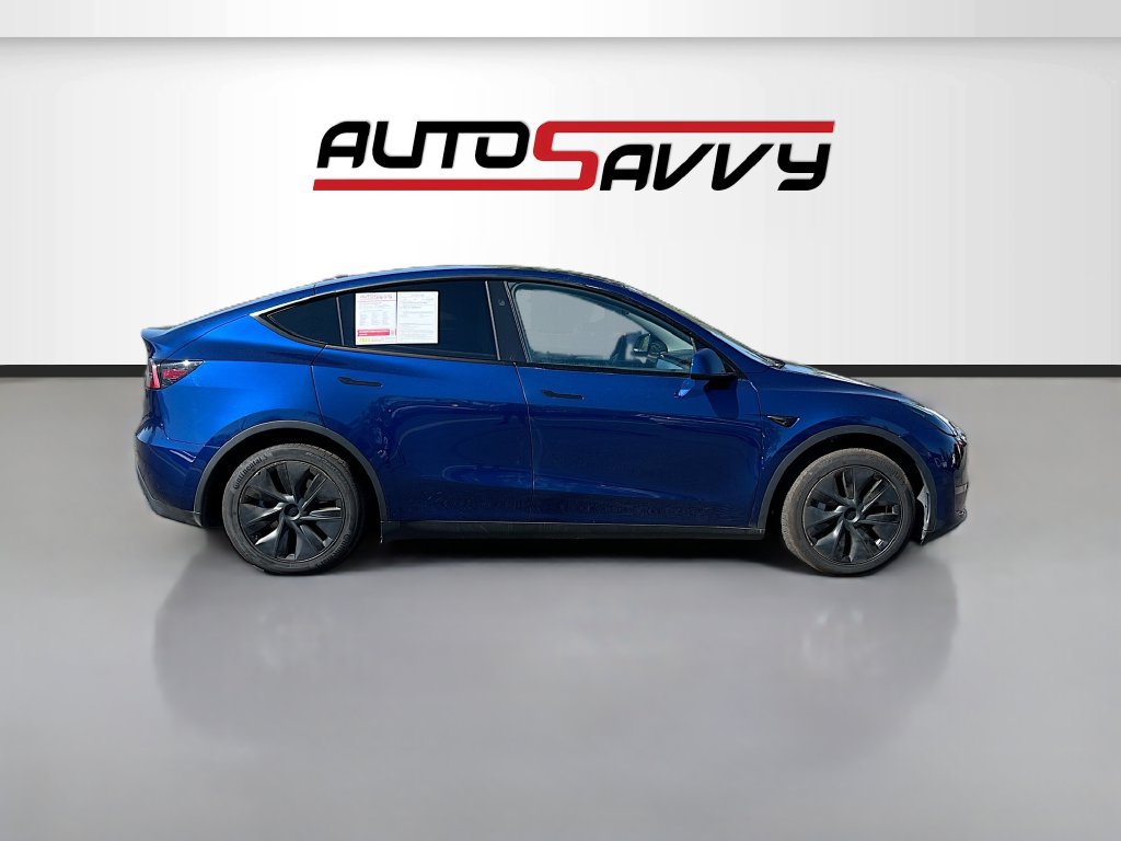 Used 2024 Tesla Model Y 2WD image 8