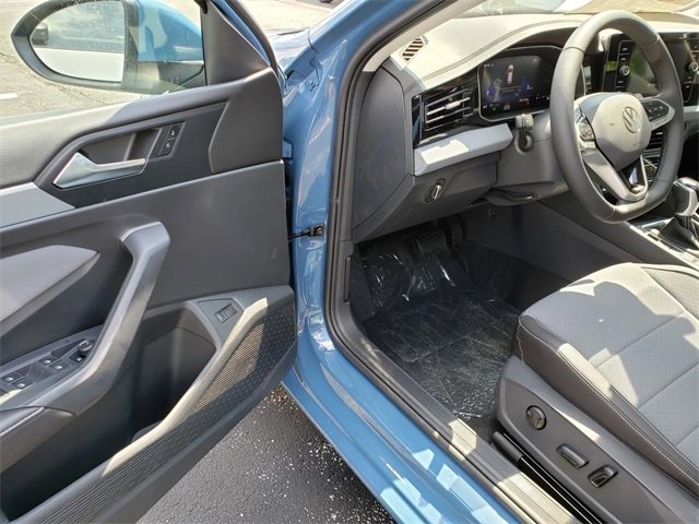 New 2025 Volkswagen Jetta SE image 6