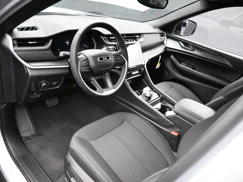 Used 2024 Jeep Grand Cherokee L Laredo RWD image 24