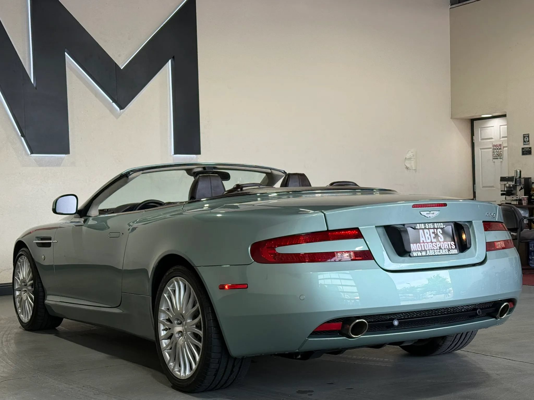 Used 2010 Aston Martin DB9 Volante RWD image 16