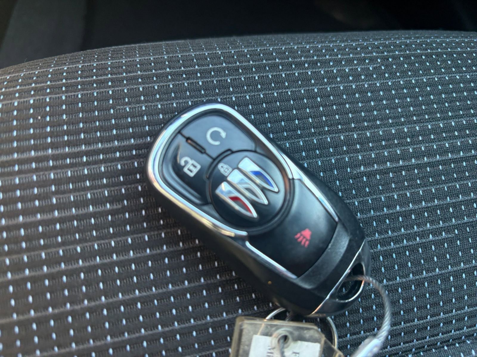 Used 2025 Buick Envista Preferred FWD image 23