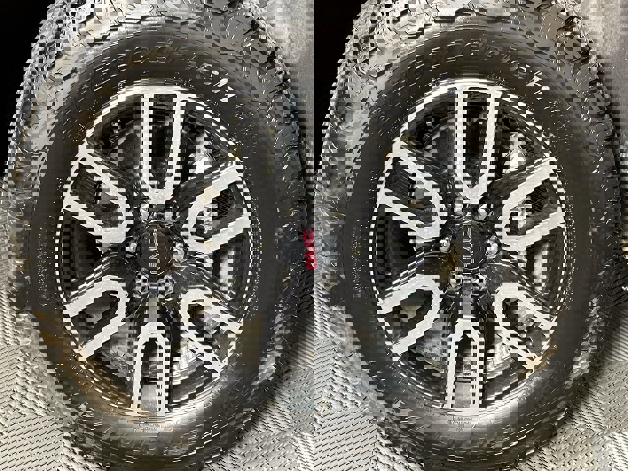 Used 2025 GMC Sierra 1500 AT4 w/ AT4 Premium Package image 9