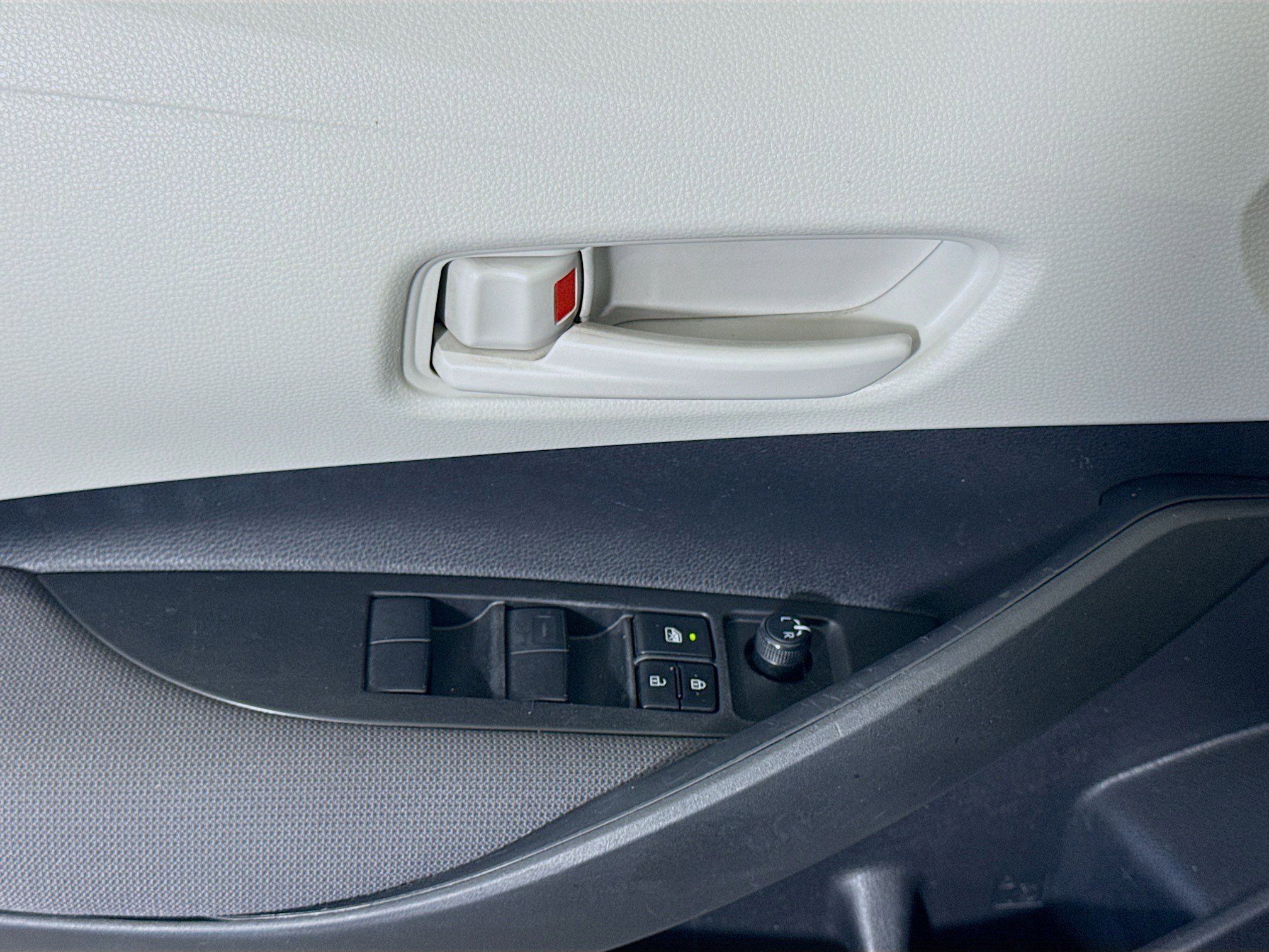 Used 2024 Toyota Corolla LE image 23