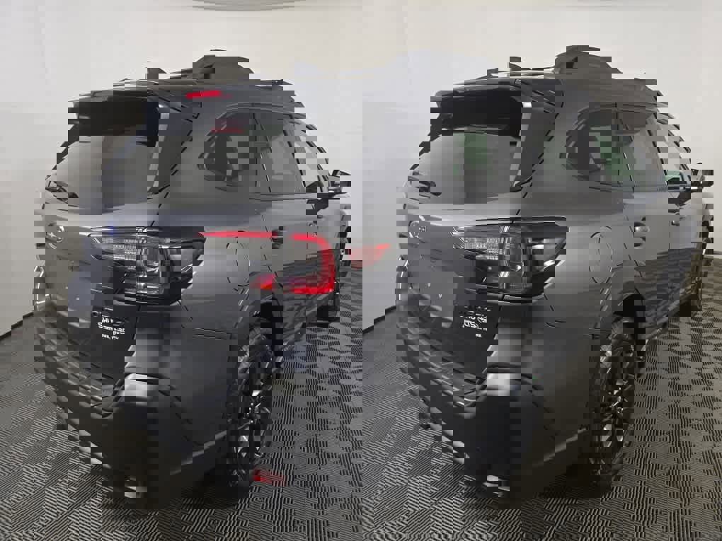 Used 2025 Subaru Outback Onyx Edition image 16