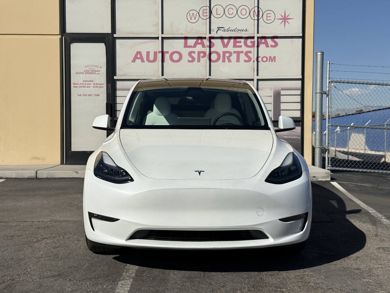 Used 2024 Tesla Model Y Long Range AWD/4WD image 3