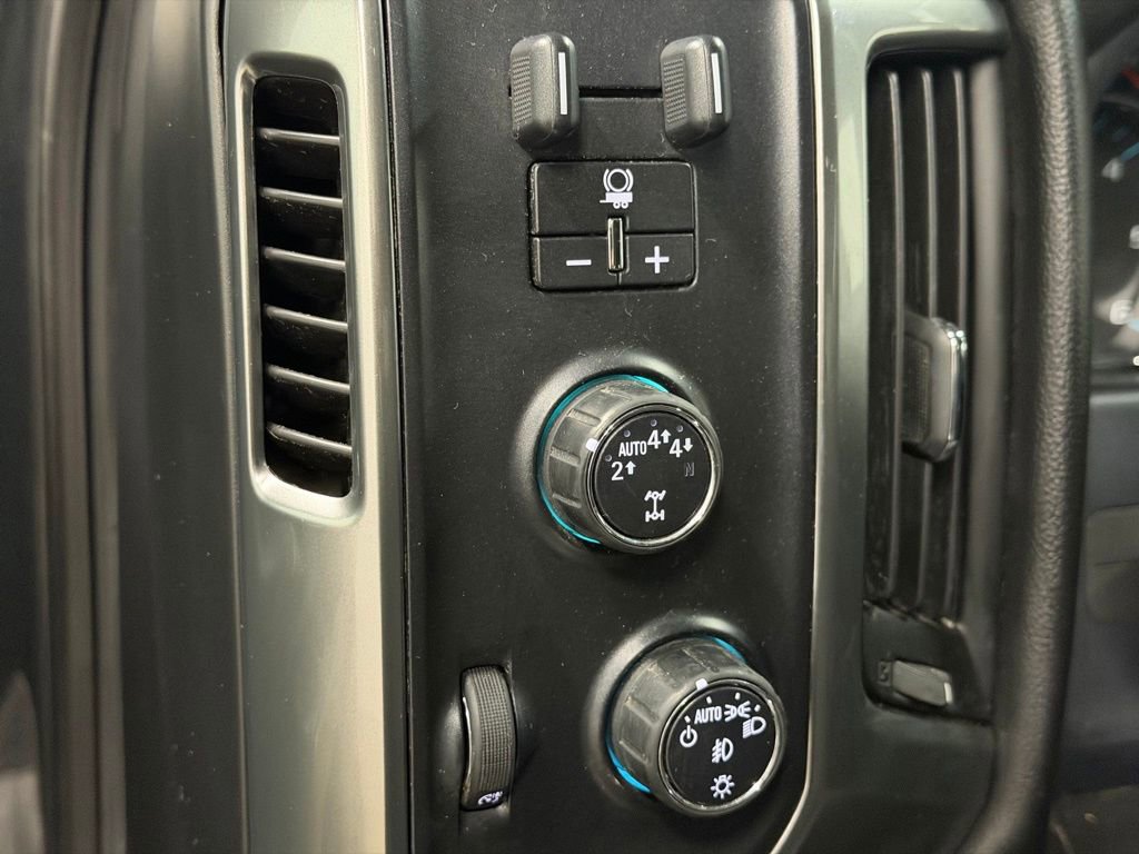 Used 2017 Chevrolet Silverado 1500 LT w/ All Star Edition AWD/4WD image 28