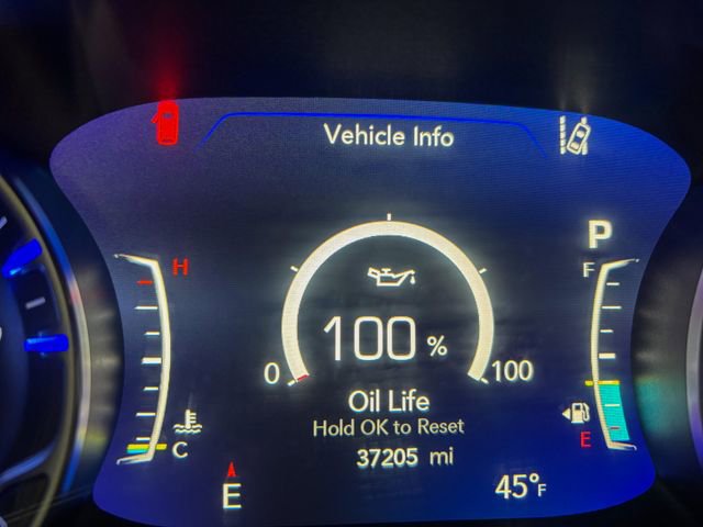 Used 2023 Chrysler Pacifica Touring image 19