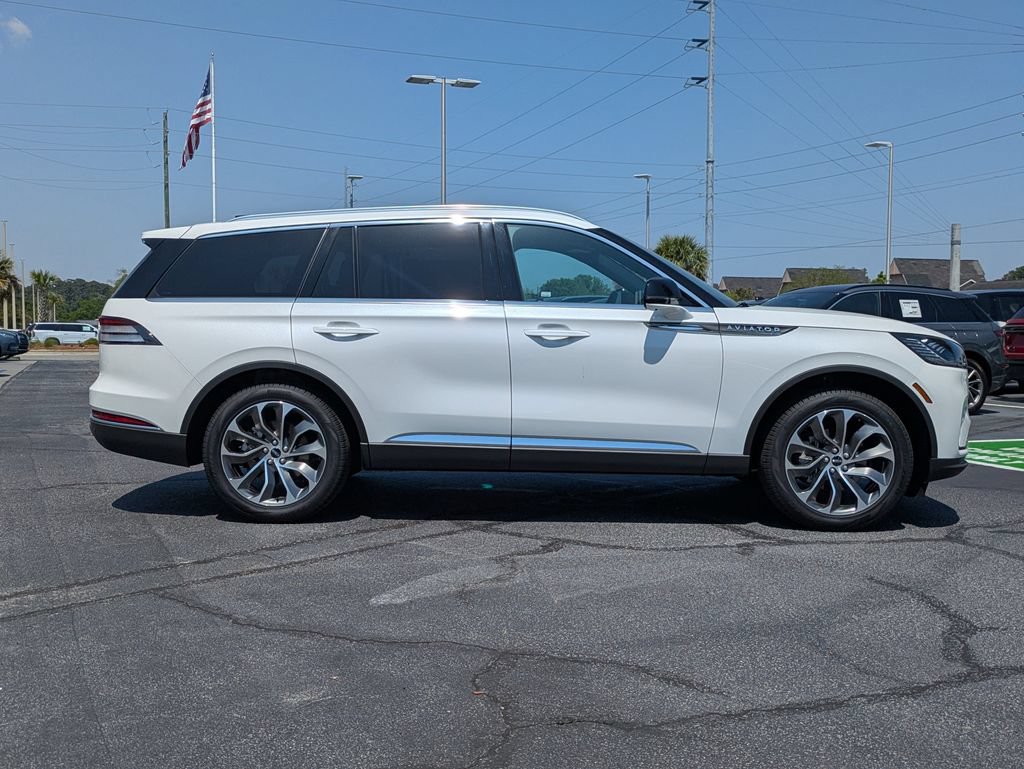 New 2026 Lincoln Aviator Reserve RWD image 3