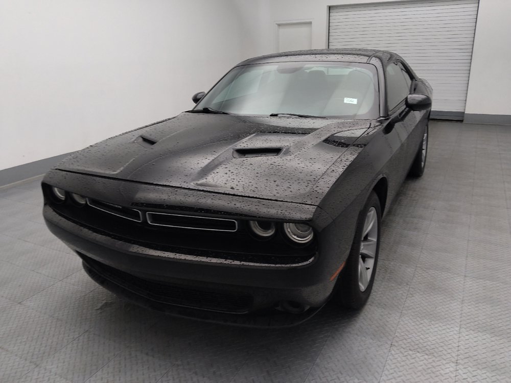Used 2017 Dodge Challenger SXT RWD image 15