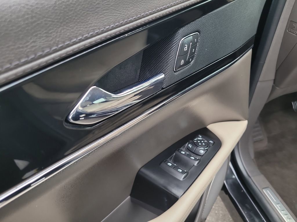 Used 2022 Lincoln Nautilus FWD w/ Premium Package image 15