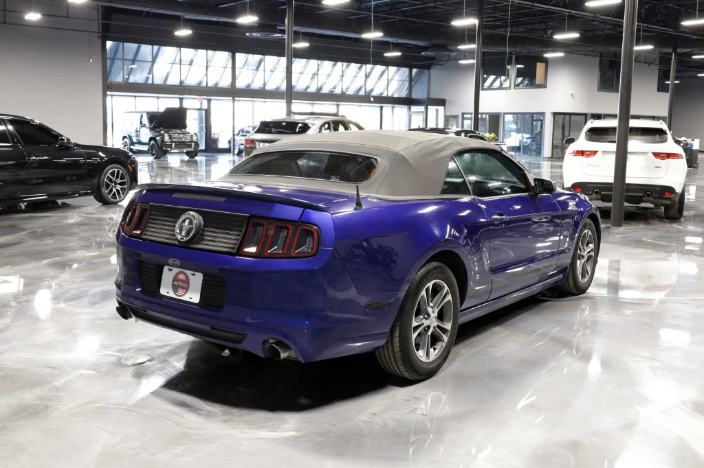 Used 2013 Ford Mustang Premium RWD image 16