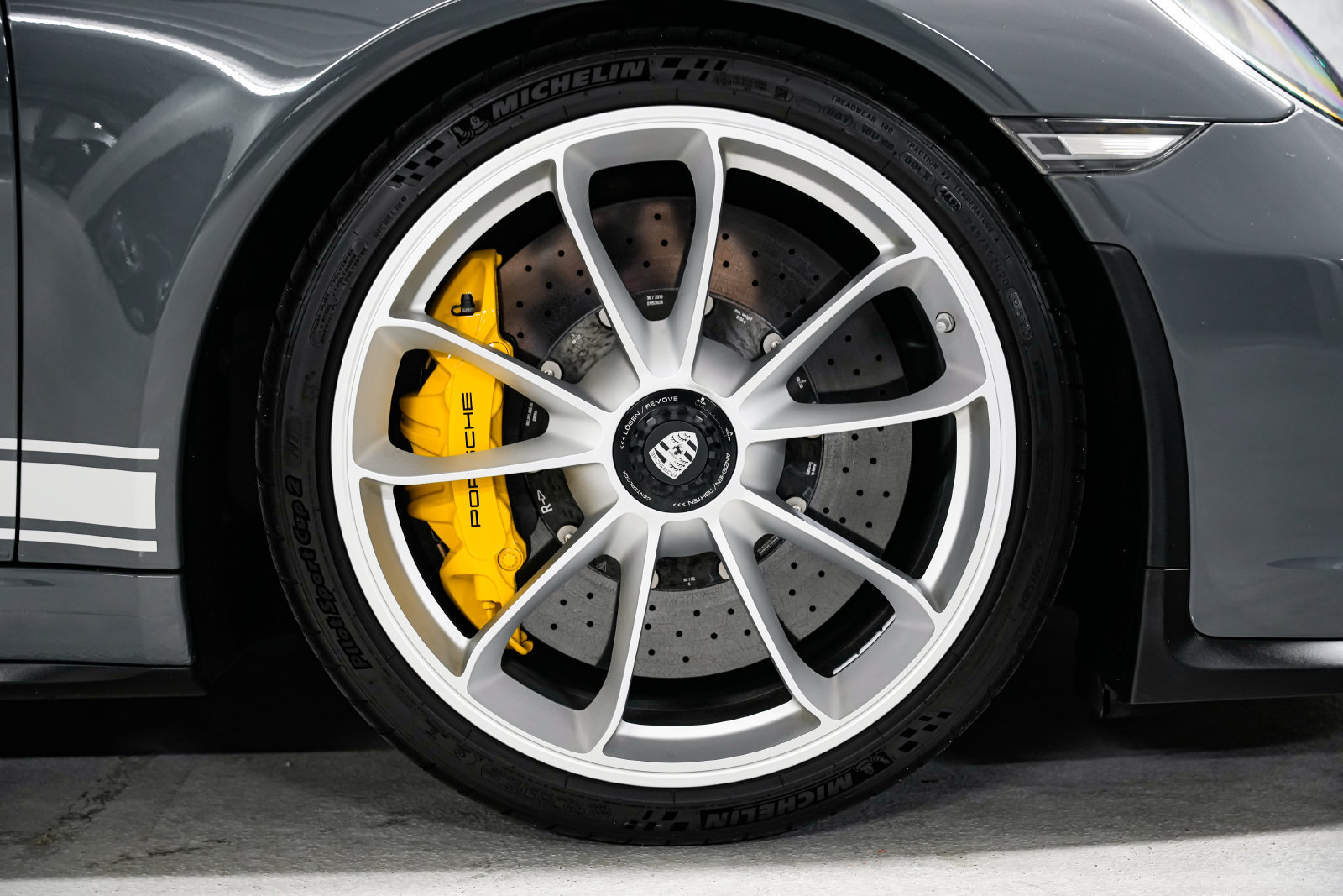 Used 2018 Porsche 911 GT3 RWD image 48