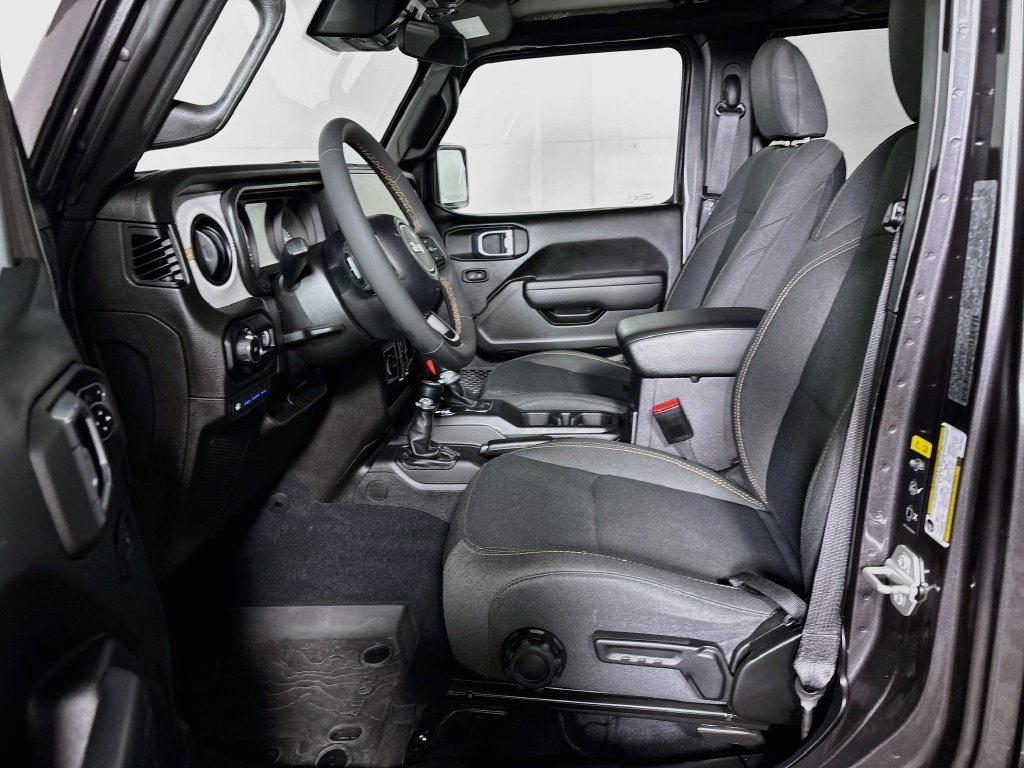 Certified 2024 Jeep Wrangler Unlimited w/ Convenience Group AWD/4WD image 12
