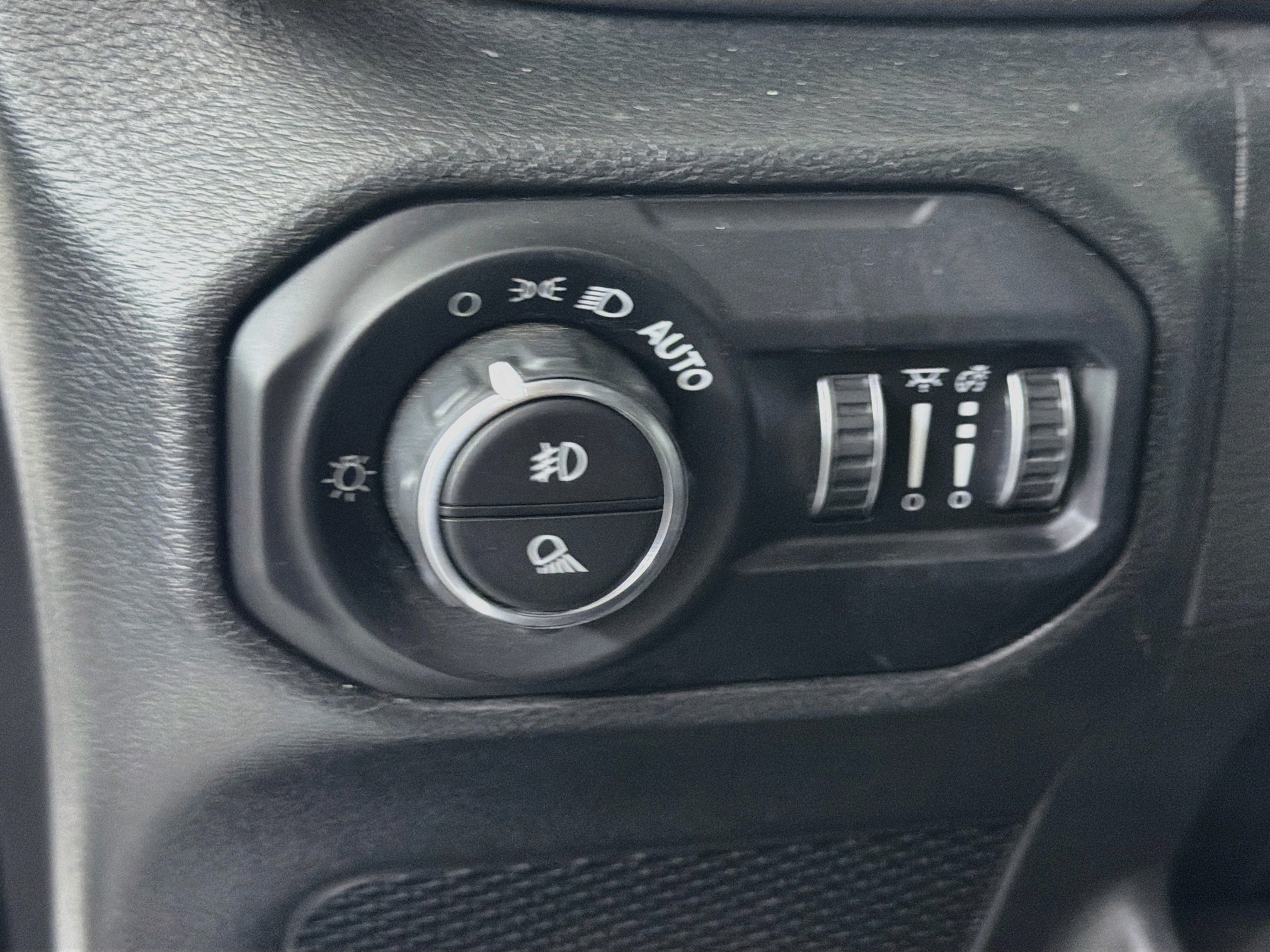 Used 2022 Jeep Gladiator Mojave AWD/4WD image 16