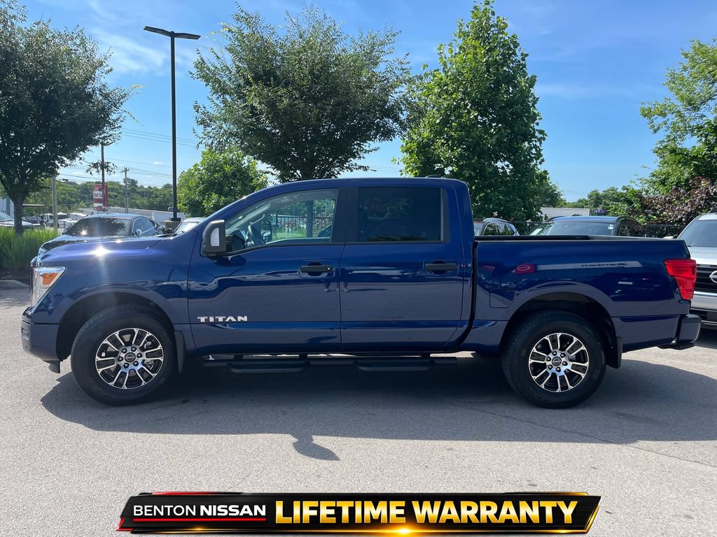 Used 2024 Nissan Titan SV w/ SV Convenience Package AWD/4WD image 5