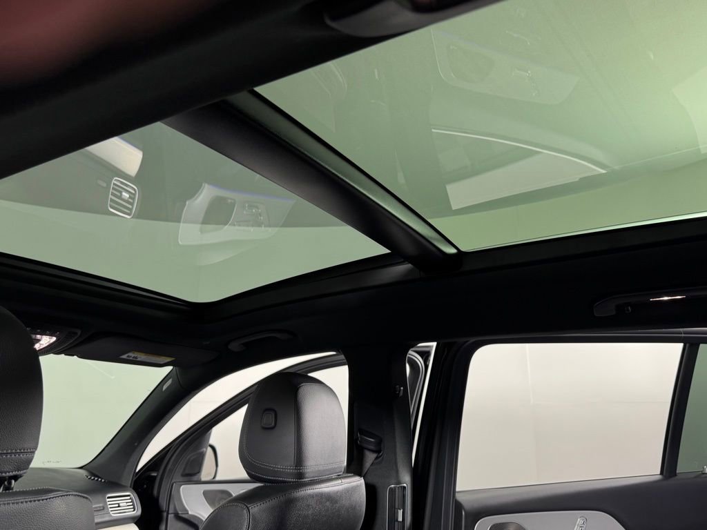 Used 2024 Mercedes-Benz GLS 450 4MATIC image 27