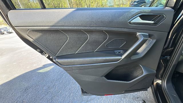 Used 2024 Volkswagen Tiguan SE R-Line image 34