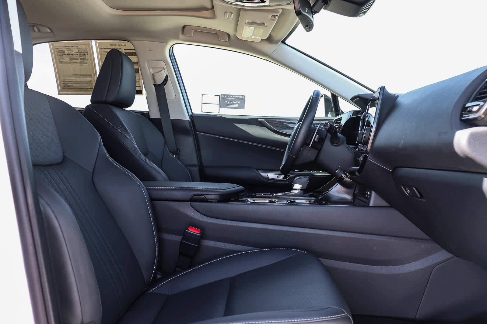Certified 2025 Lexus NX 250 FWD w/ Premium Package image 17