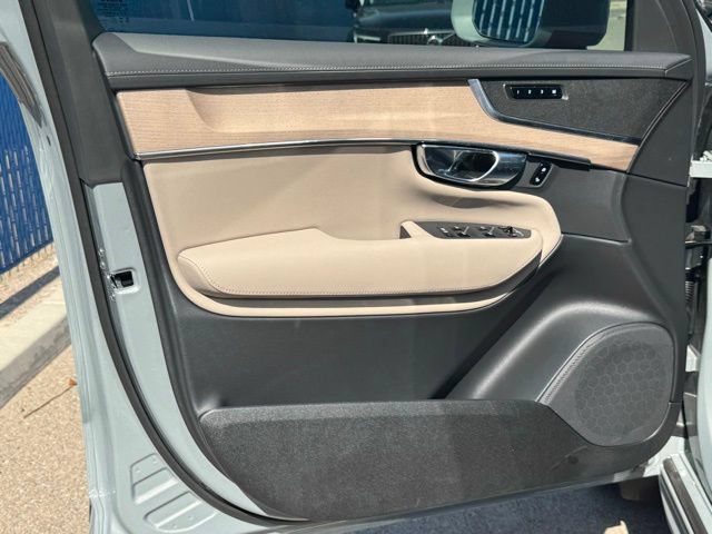 New 2026 Volvo XC90 B6 Plus w/ Protection Package AWD/4WD image 11