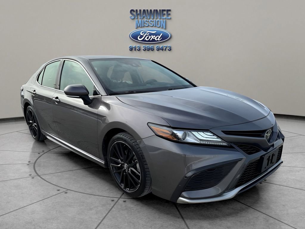 Used 2023 Toyota Camry XSE image 3