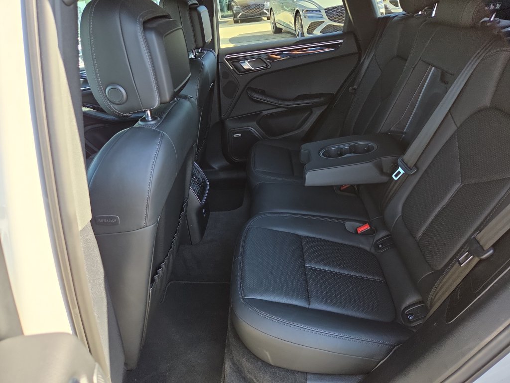 Used 2021 Porsche Macan AWD/4WD image 31