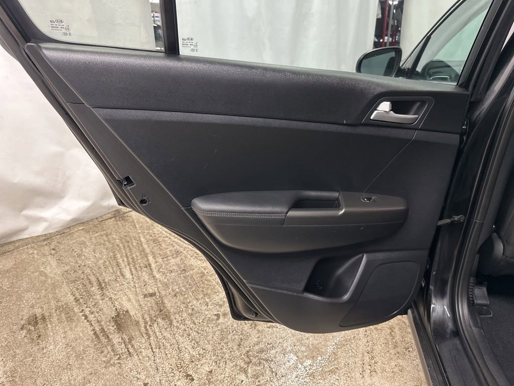 Used 2019 Kia Sportage LX image 18