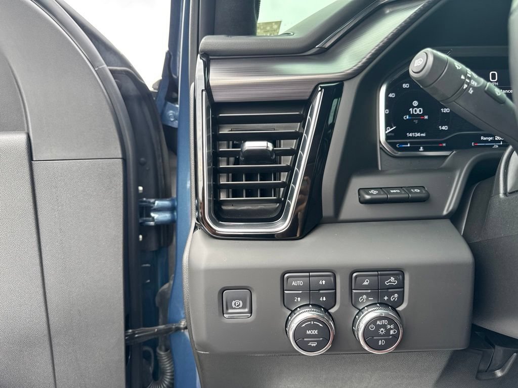 Used 2025 GMC Sierra 2500 Denali Ultimate AWD/4WD image 12