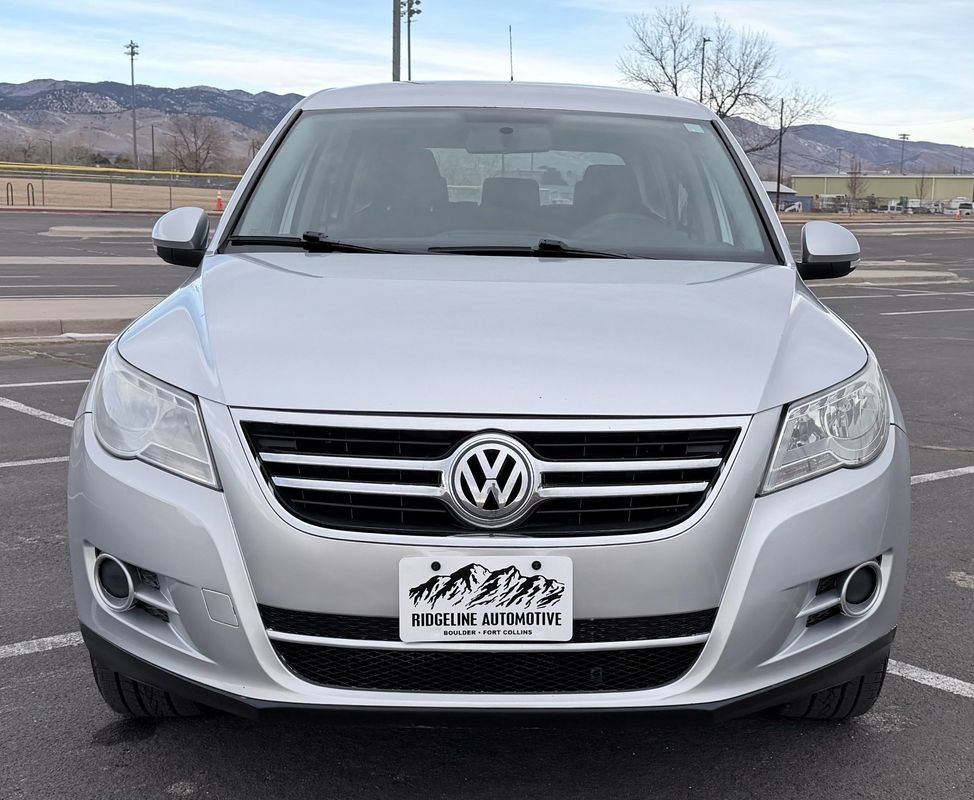 Used 2010 Volkswagen Tiguan S image 2