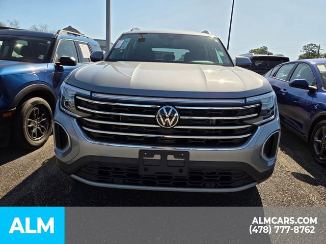 Used 2025 Volkswagen Atlas SE image 16