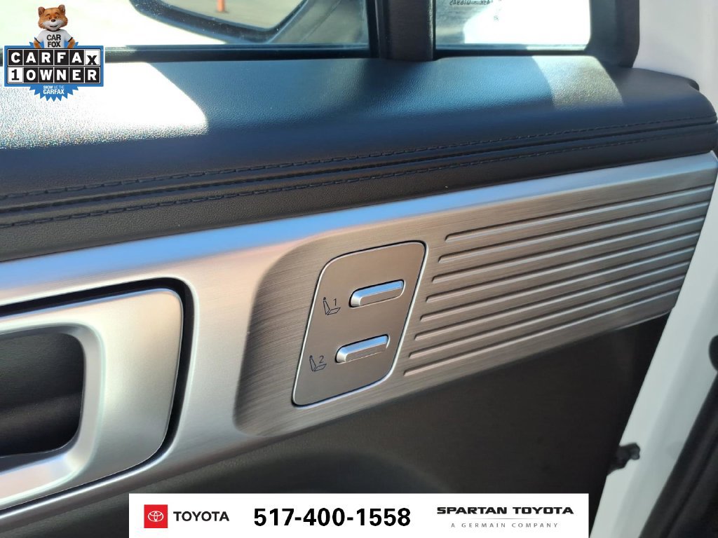Used 2025 Hyundai Santa Fe Limited AWD/4WD image 16
