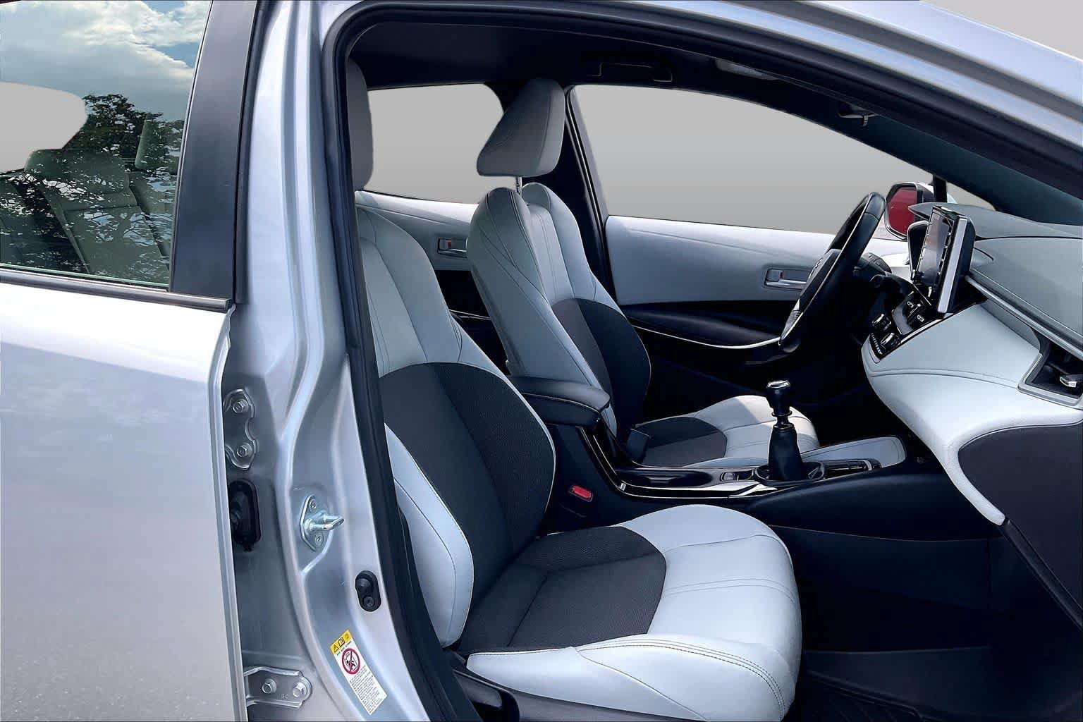 Used 2019 Toyota Corolla XSE FWD image 8