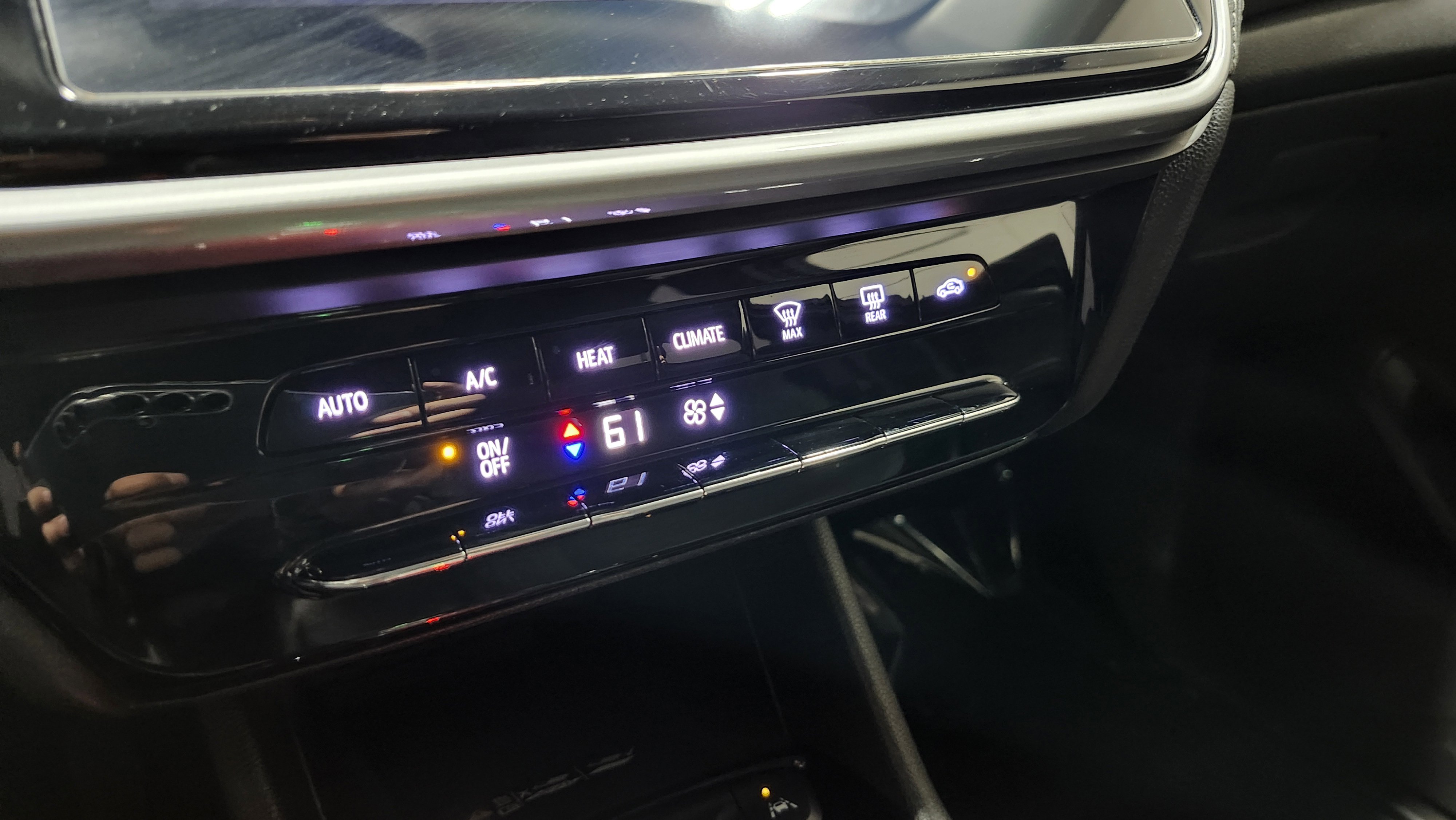 Used 2023 Chevrolet Bolt EUV LT w/ Driver Confidence Package image 28