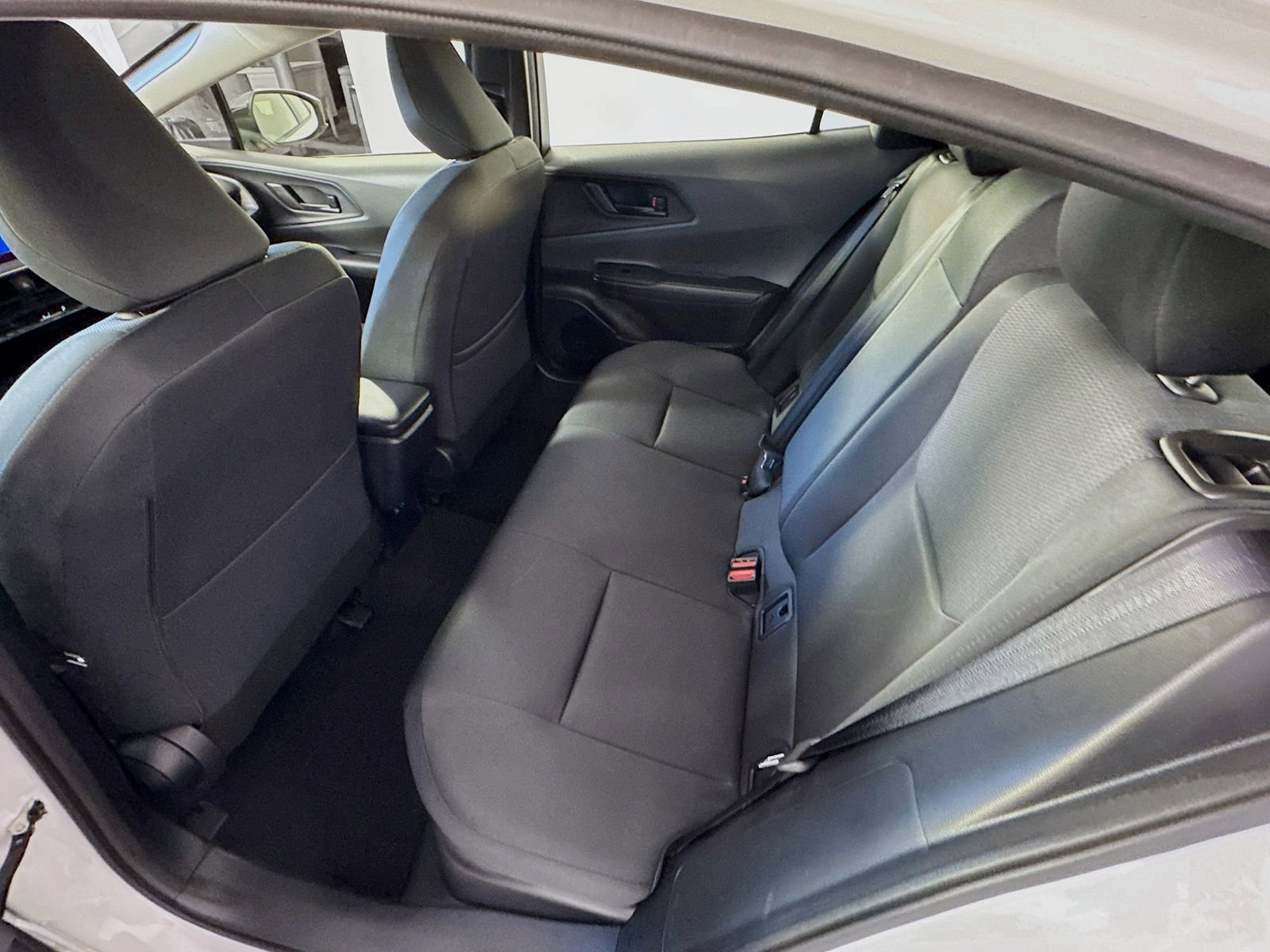Used 2024 Toyota Prius LE AWD/4WD image 15