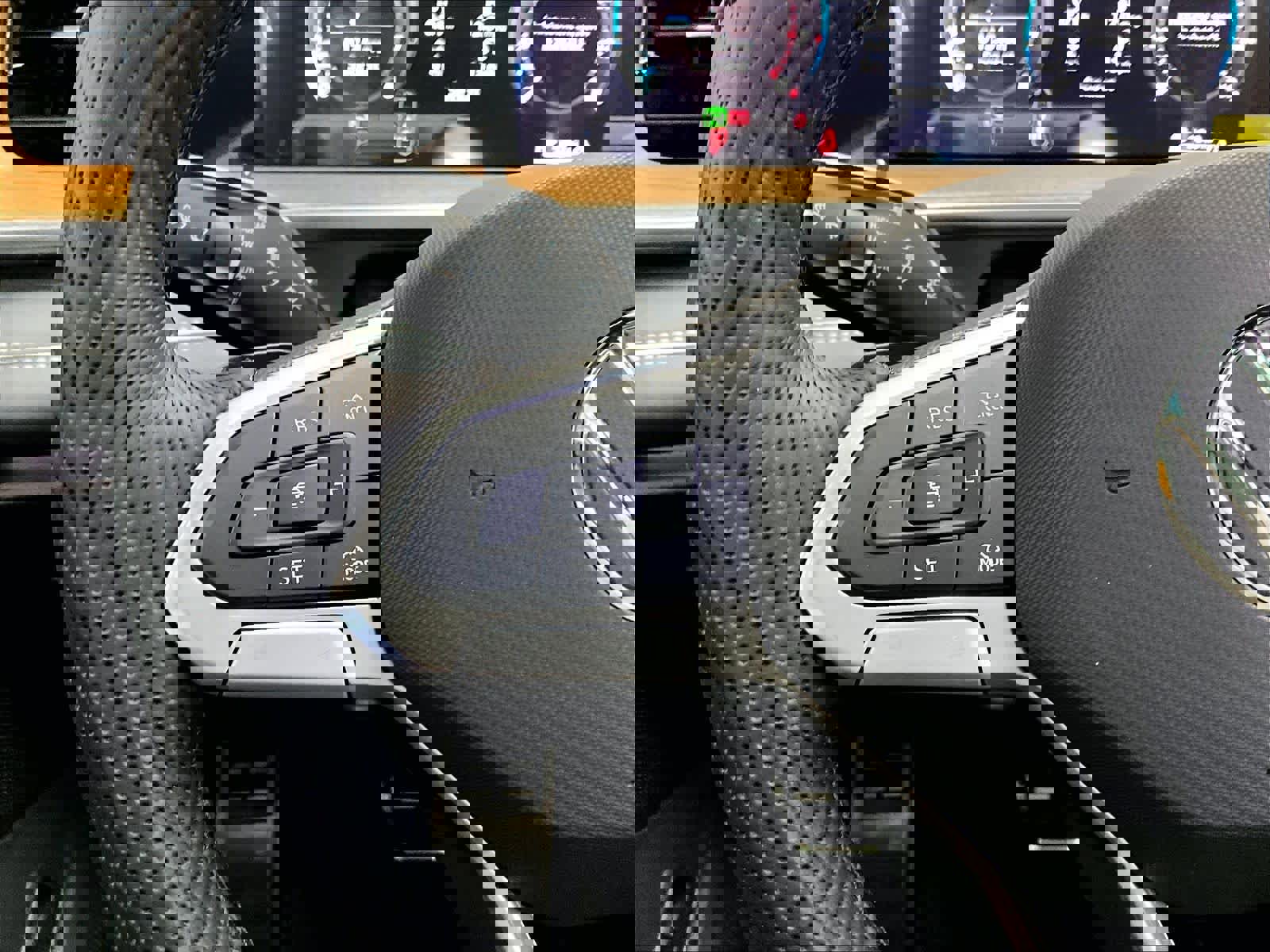 New 2026 Volkswagen Tiguan SEL R-Line image 17