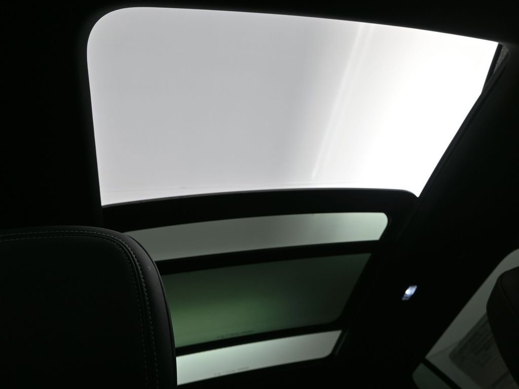New 2026 Chevrolet Traverse LT w/ Sun and Wheel Package FWD image 26