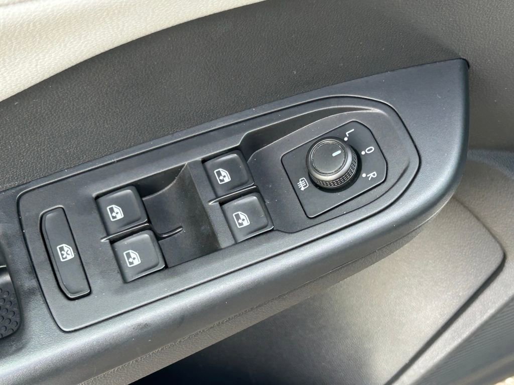 Used 2022 Volkswagen Taos SEL w/ Panoramic Sunroof Package image 54