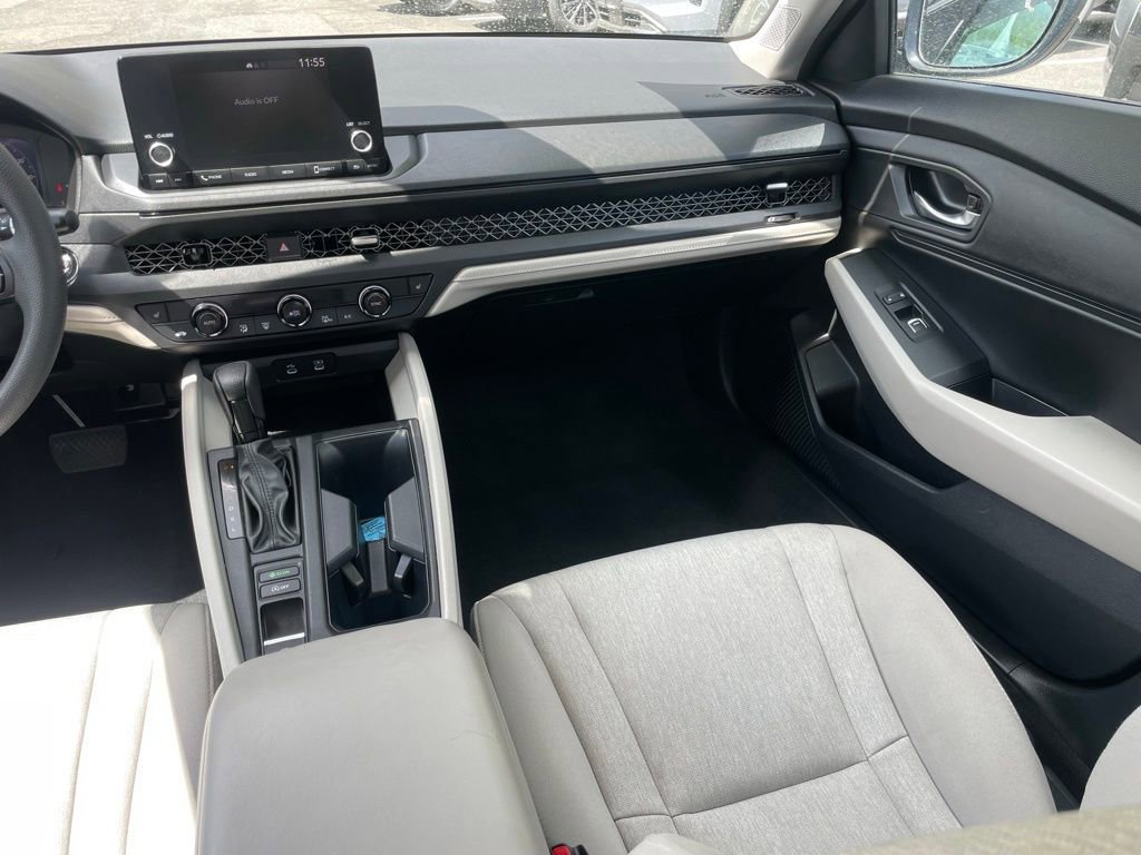 Used 2023 Honda Accord EX image 10