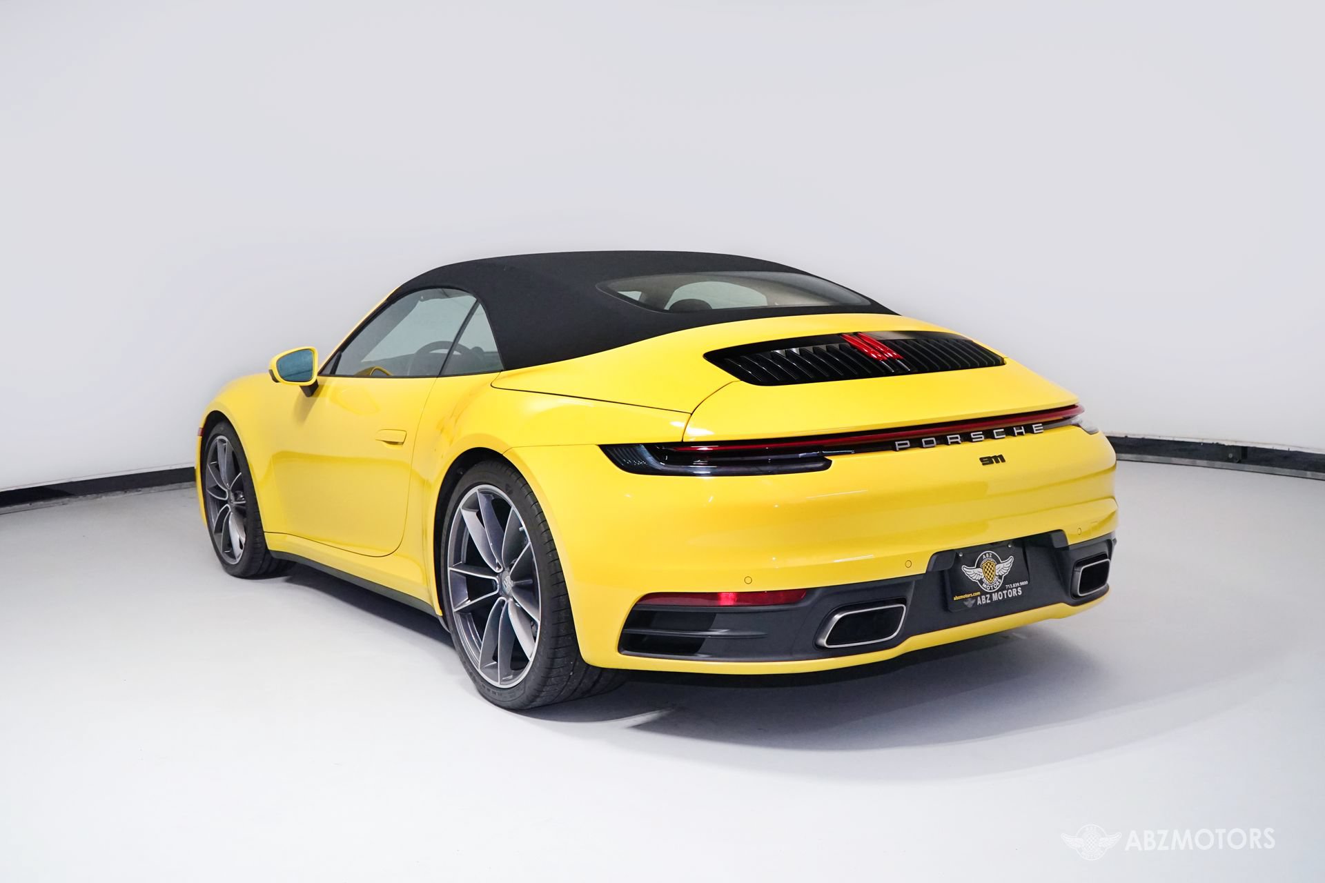 Used 2021 Porsche 911 Carrera RWD image 6