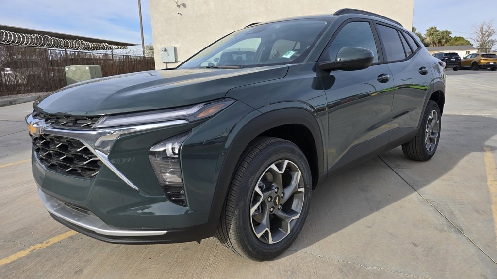 New 2025 Chevrolet Trax LT w/ Driver Confidence Package image 1