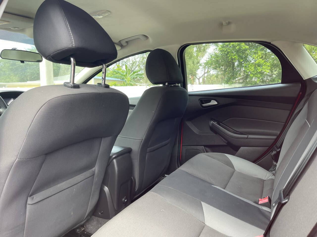 Used 2014 Ford Focus SE FWD image 3