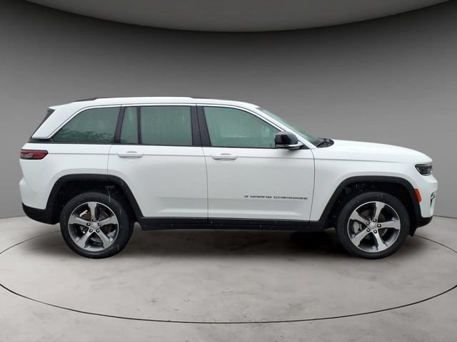 Used 2023 Jeep Grand Cherokee Limited AWD/4WD image 10