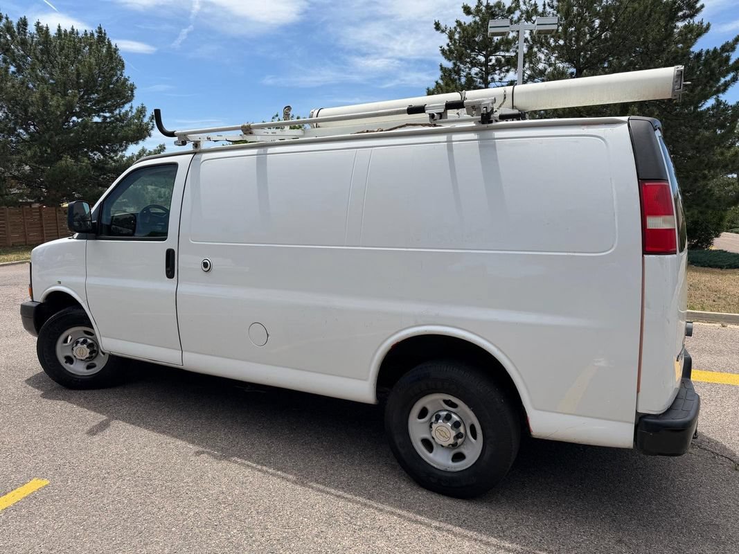 Used 2013 Chevrolet Express 2500 RWD image 2