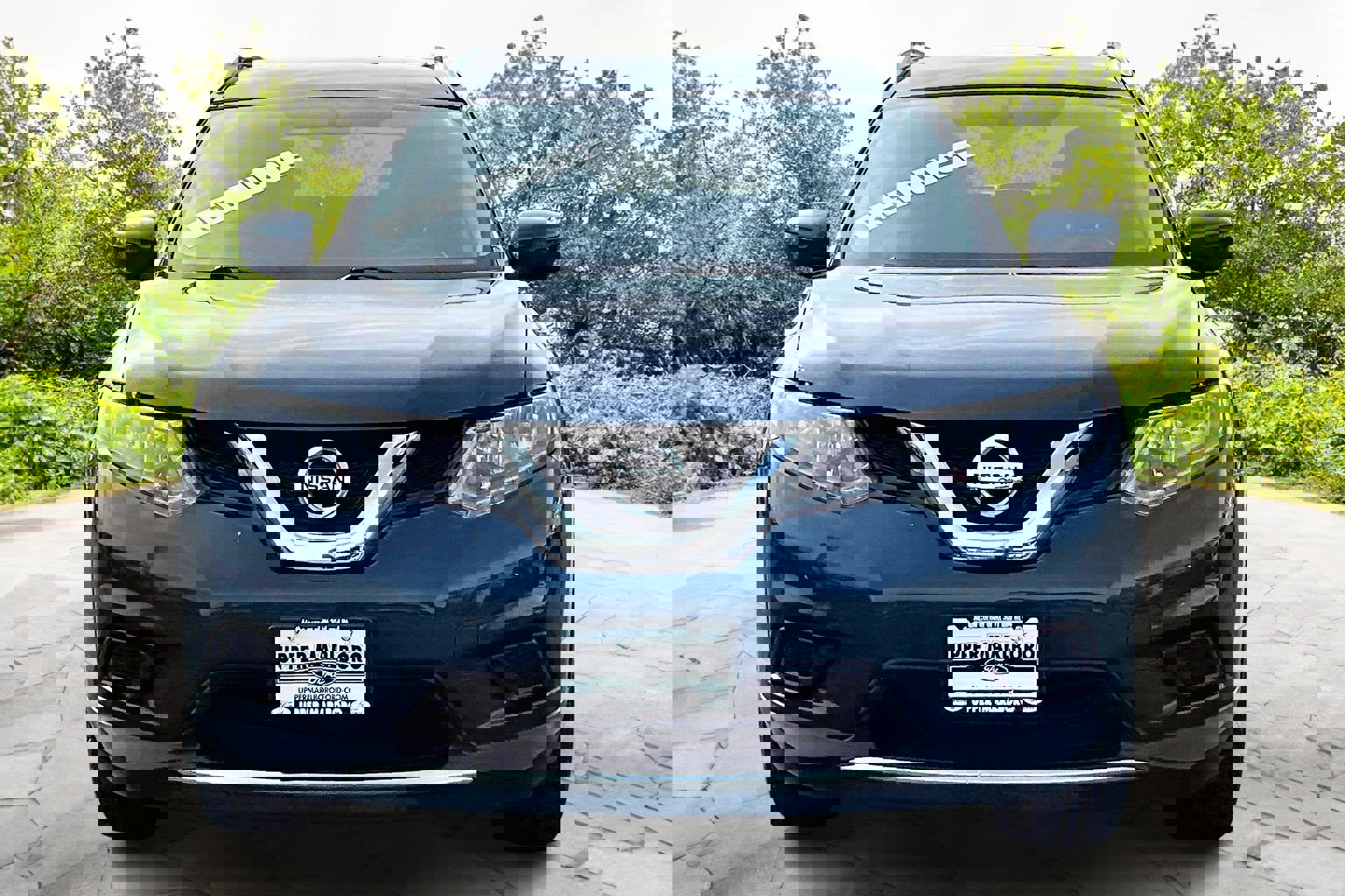 Used 2016 Nissan Rogue SV w/ SV Premium Package image 3