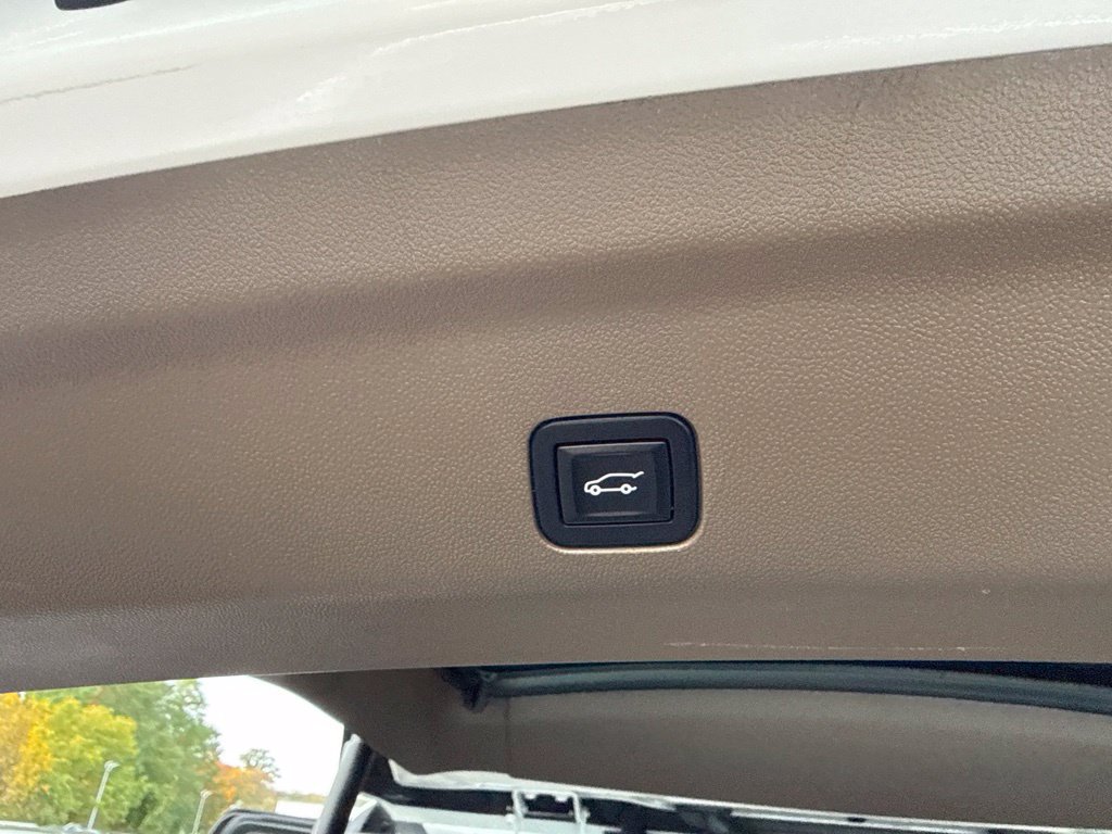 Used 2022 GMC Yukon Denali AWD/4WD image 14