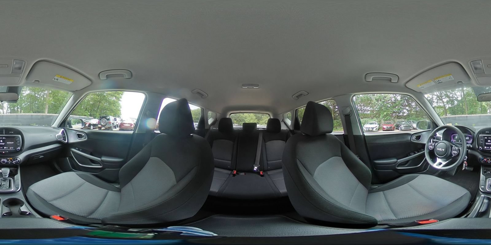 Used 2025 Kia Soul LX w/ LX Technology Package FWD image 40